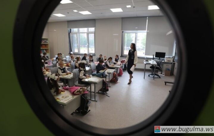 Ежемесячную доплату молодым педагогам в Татарстане увеличили.