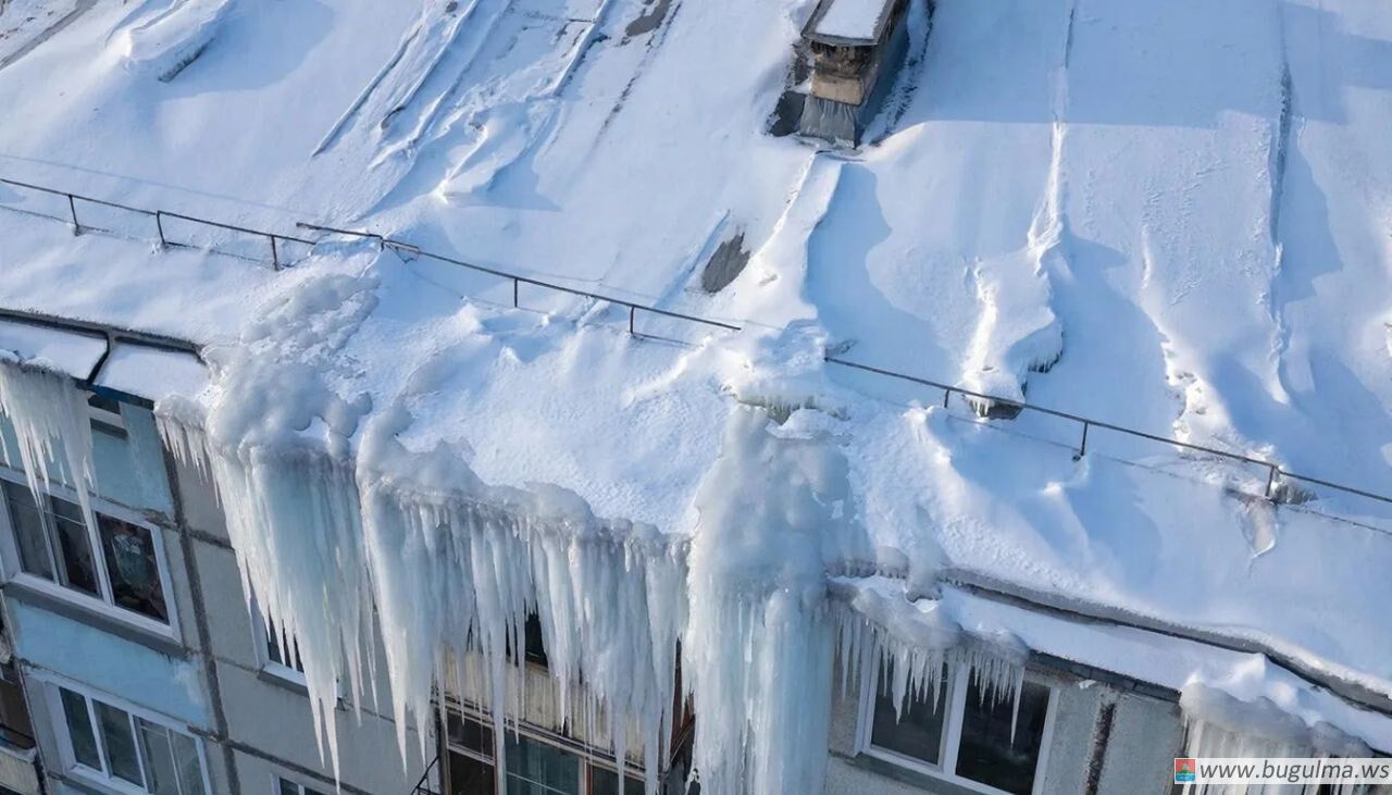 🔥❕Участились случаи повреждения газопроводов из‑за схода снега с крыш.