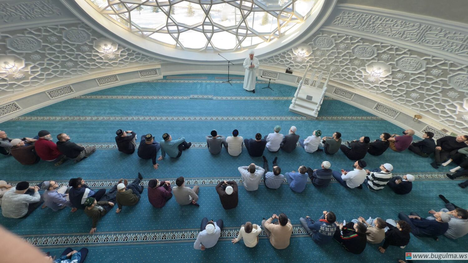 В мечетях города Бугульмы и Бугульминского района мусульмане совершили праздничный намаз.